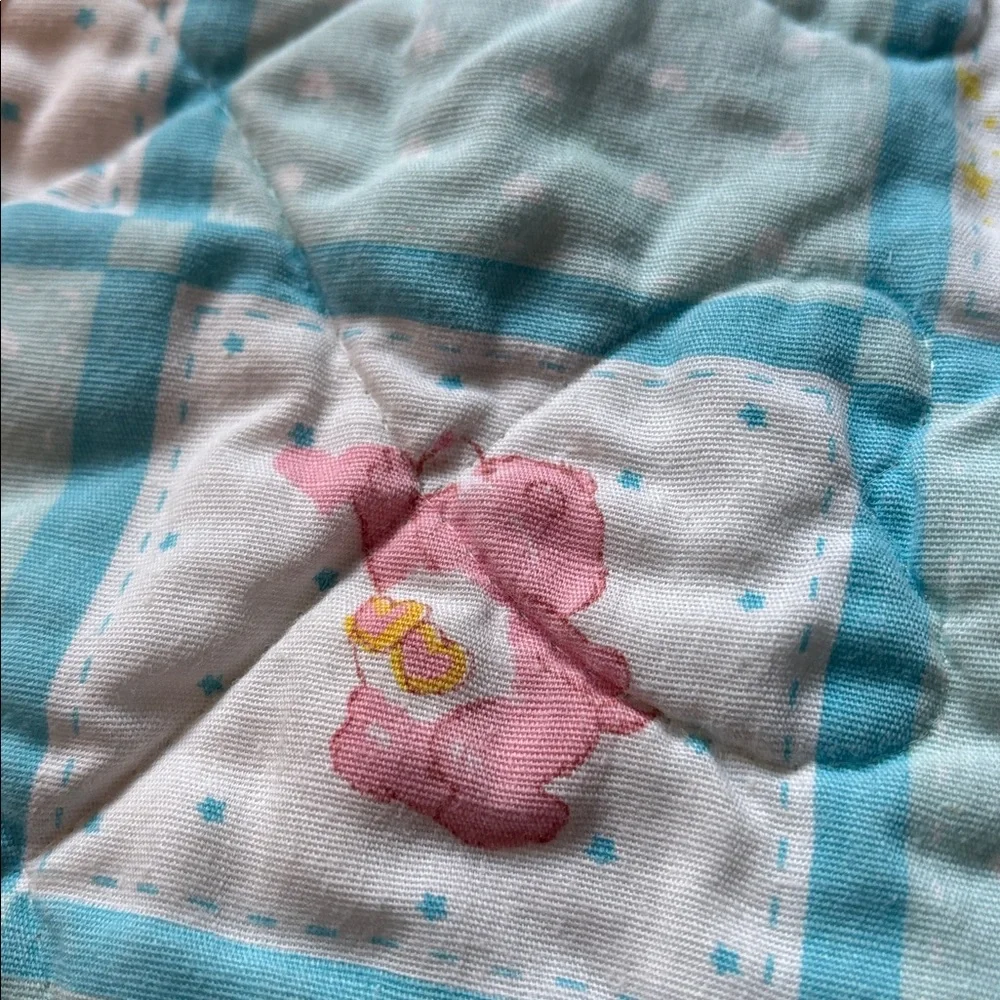 CARE BEARS VINTAGE PRE OWNED HANDMADE NURSERY BABY QUILT 29 X 41